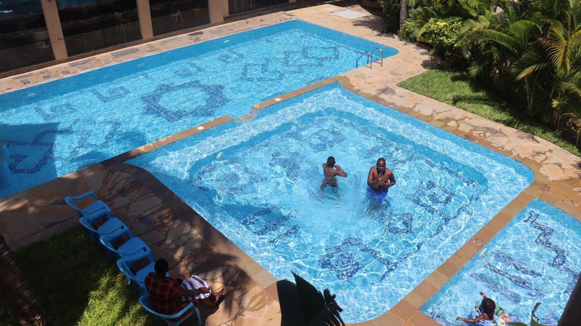 Charchoma Restaurant Hotel Mombasa Exterior photo