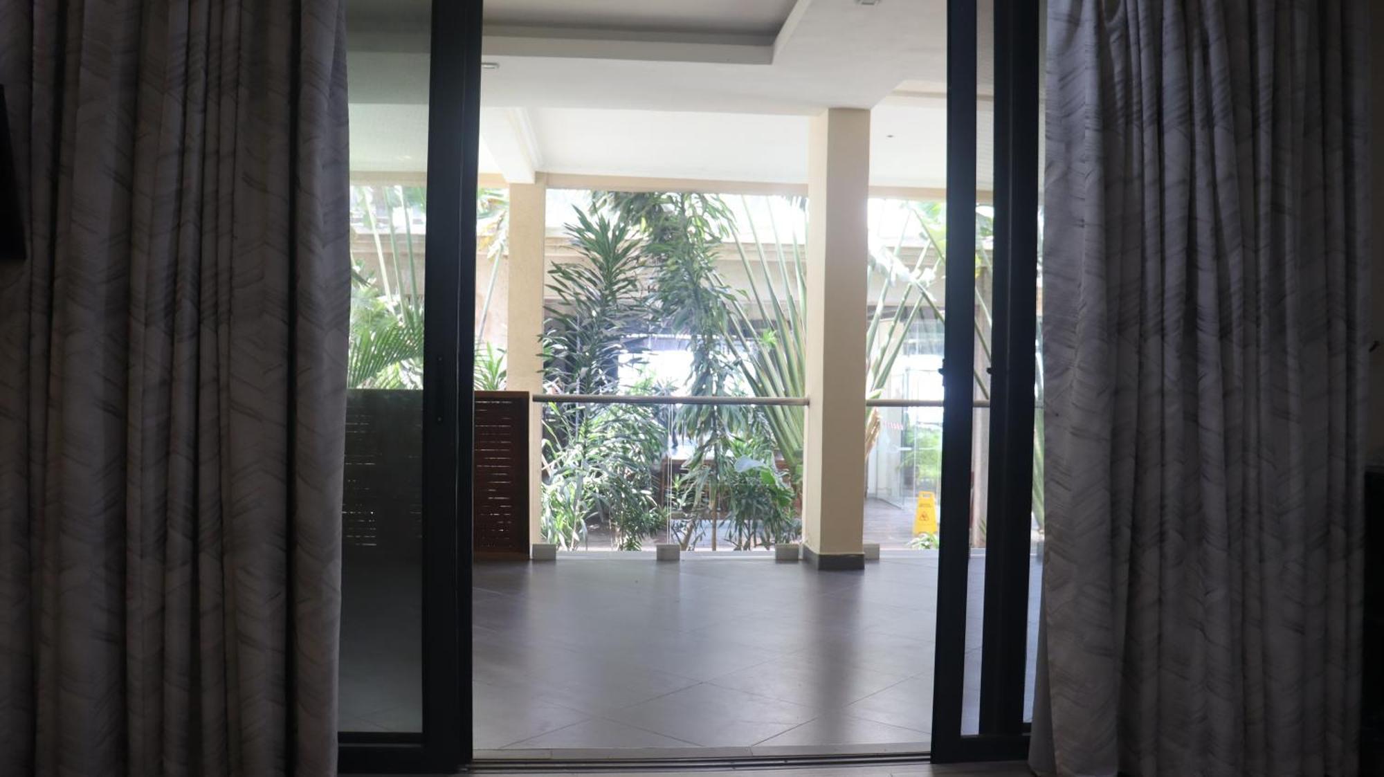 Charchoma Restaurant Hotel Mombasa Exterior photo